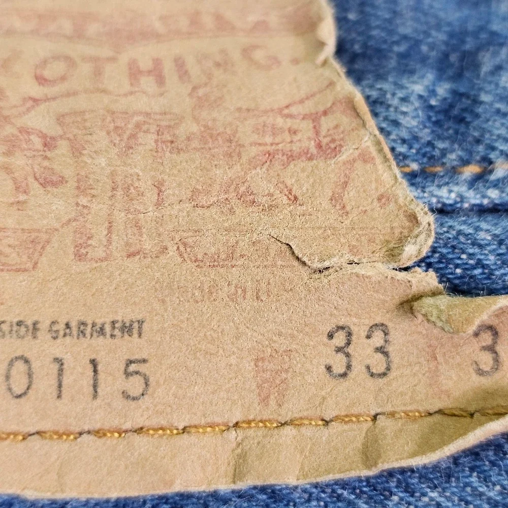 Vintage Levis 501 Jeans Mens 33x32 Blue Medium Wash Denim Button Fly USA 80s